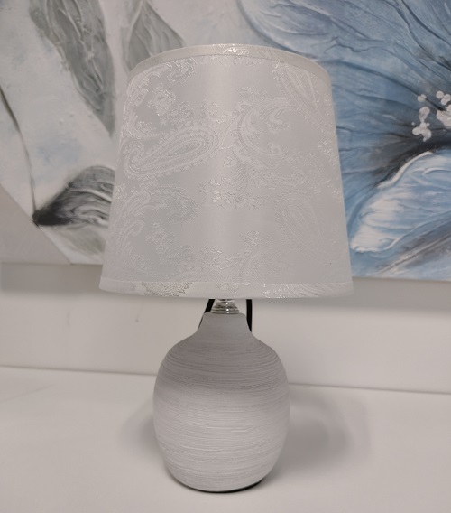 Lampa stolová biele prúžky - v.28x14-18cm - ZĽAVA -25%
